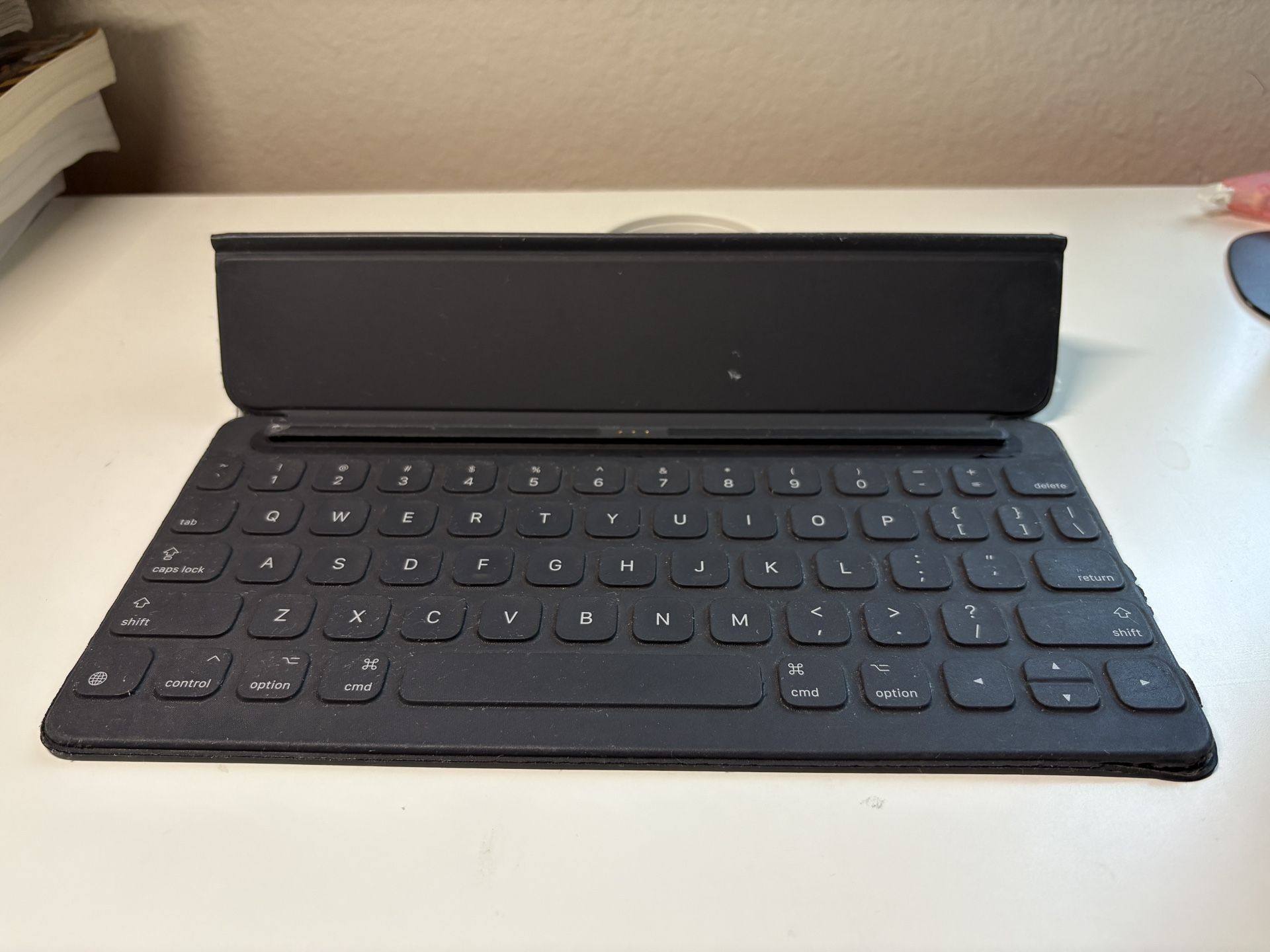 Apple Smart Keyboard for iPad 7th/8th/9th Gen – Local Pickup