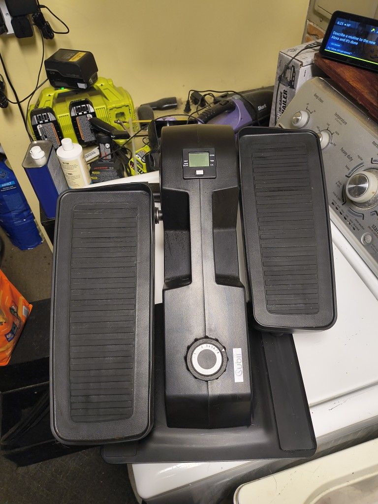 Cubii JR1 Under Desk Elliptical