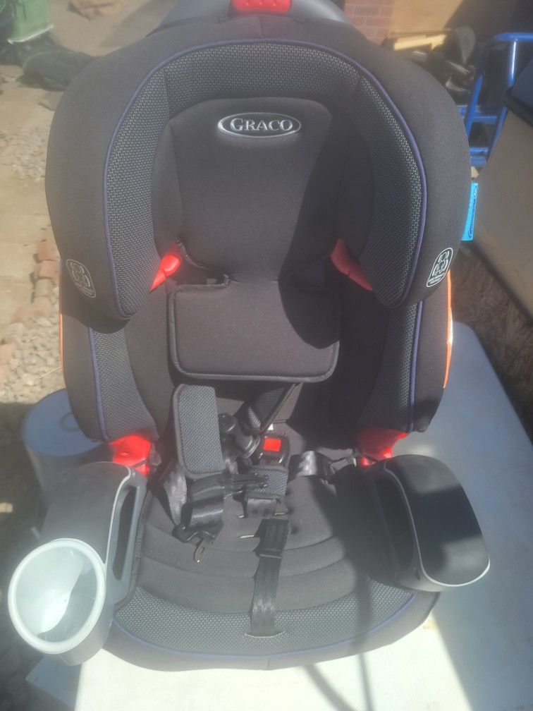 Nautilus 65 Child Car Seat