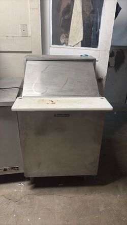 Traulsen Commercial Sandwich Prep Table Refrigerator