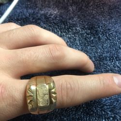 18k Gold Mens Statement Ring 