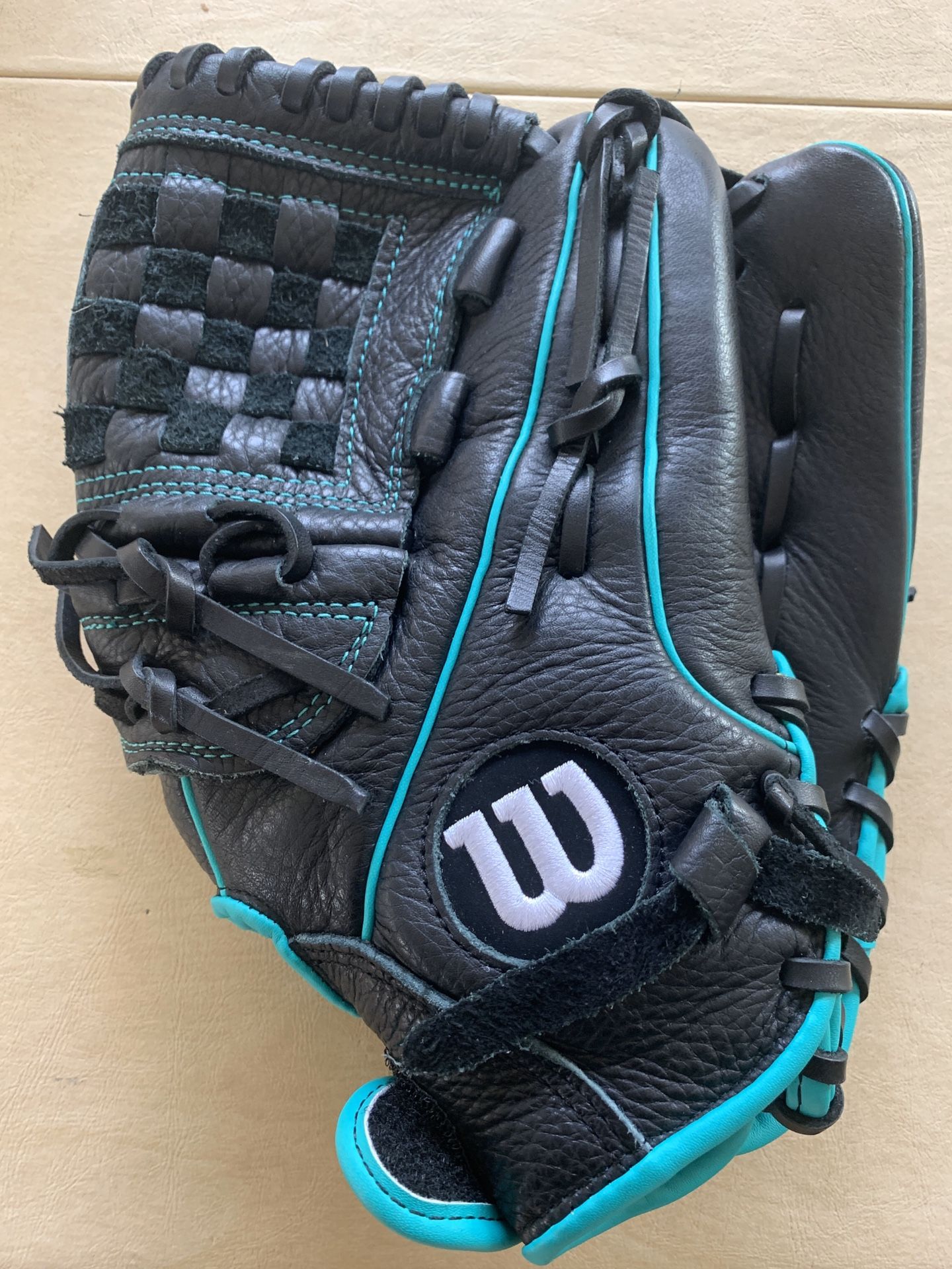 A500 12" Wilson Softball Glove