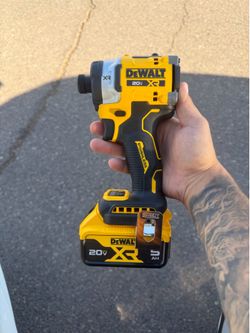 Dewalt 20v XR Impact and 5ah Battery