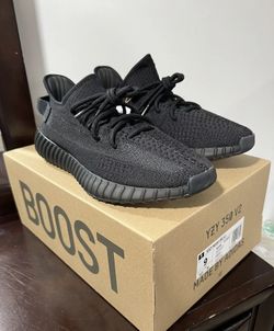 Yeezy Onyx Size 9