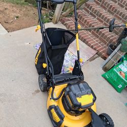 MAQUINA DE PODAR DEWALT  CASI NUEVA