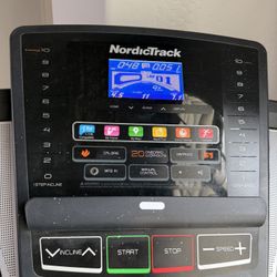 NordicTrack Treadmill: Folding 