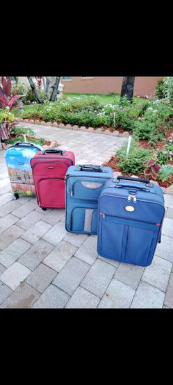 21 inch Carry on suitcase. $20 each
