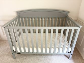 Graco Crib & Mattress Set