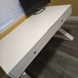 Everly High GLOSS Desk
