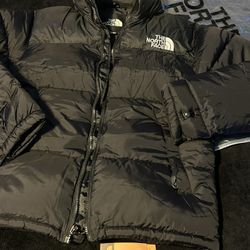 Black North Face Puffer 700 Size (M)
