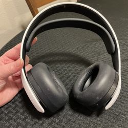 Sony PULSE 3D Wireless Headset for PlayStation 5, White