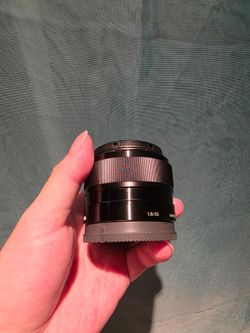Sony E 35mm f/1.8 OSS Lens