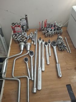 craftsman 100 ratchet, set extension breaker bars.