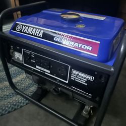 Yamaha EF2600 Generator-MINT