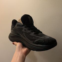 Hoka All Black Clifton 10 Size 5.5 Women