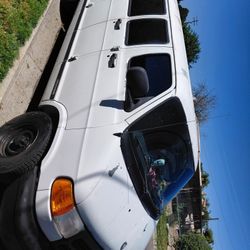 2000 Dodge Ram Van 1500