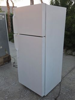 GE REFRIGERATOR