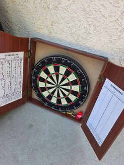 Wall-mounted folding wooden dartboard cabinet