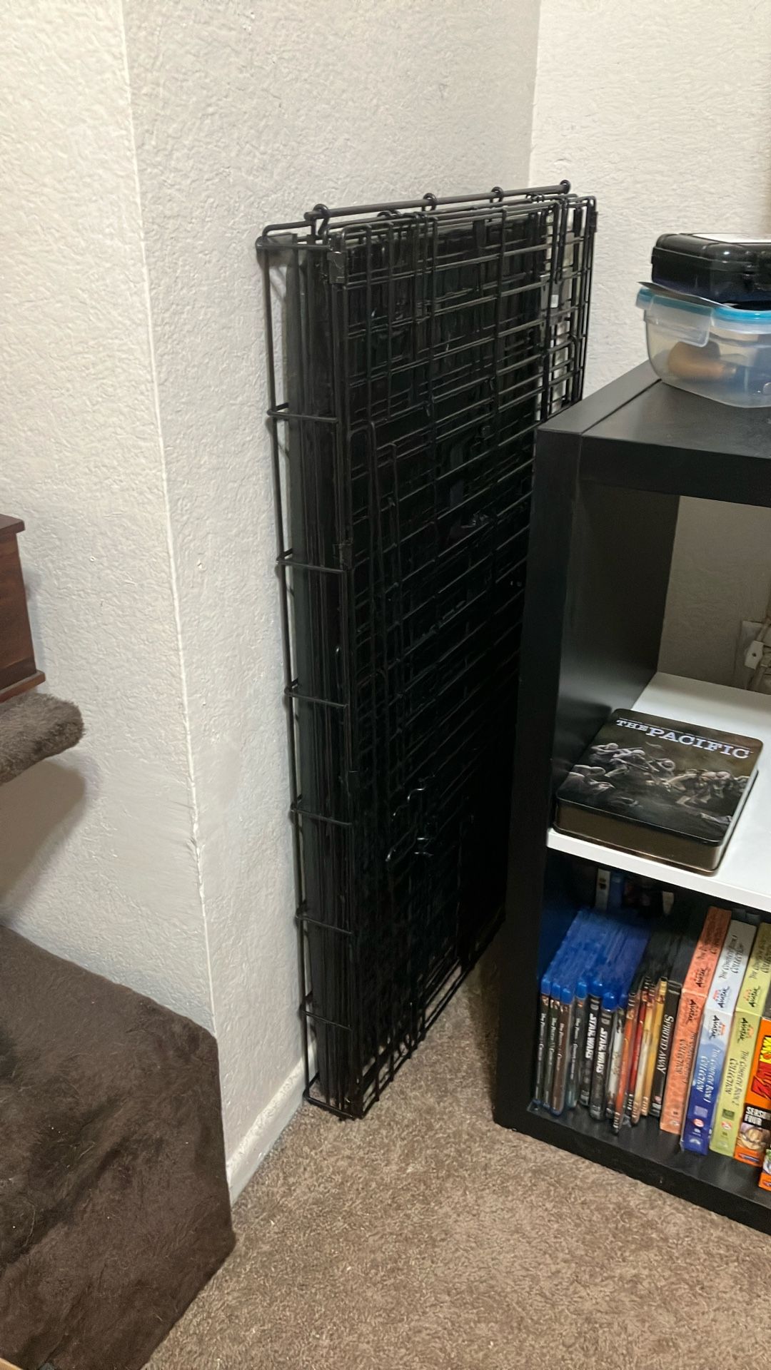 Large Dog Crate. Collapsable. Metal.