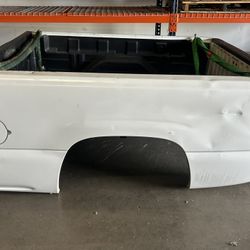 Silverado Short Bed With Tailgate