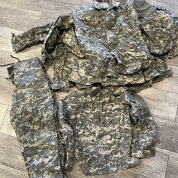 Army ACU Combat Top And Trousers - Sizes: Medium & Small