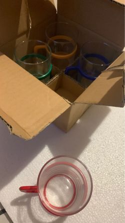 Multi-colored mug set