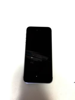 iPhone SE- Unlocked -32 GB Mint condition