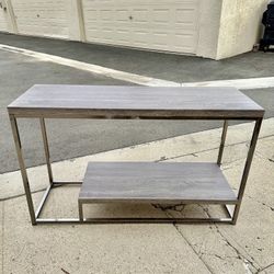 Console Table / Entrance Sofa Table $167.00 Like New! 