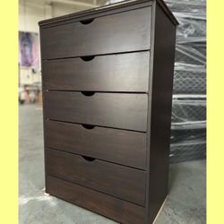 Dresser /Five drawers dresser