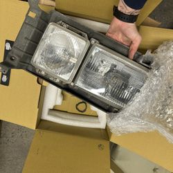 Headlight Assembly For 1987 VW Vanagon