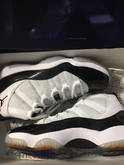Air Jordan 11 Retro White / Black-Dark Concord SZ 8.5