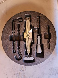 Spare Tire Jack Kit with Lug Wrench and Tools
