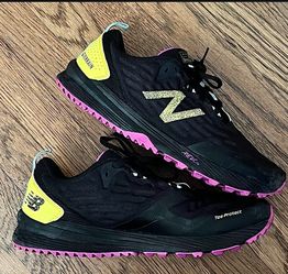 NEW BALANCE TRAIL RUNNING SHOES