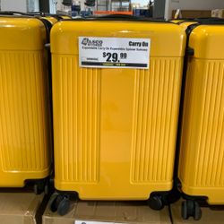 Expandable Carry On Spinner Suitcase