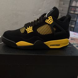 Air Jordan 4 Retro