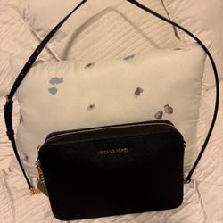 MICHAEL KORS Jet set 