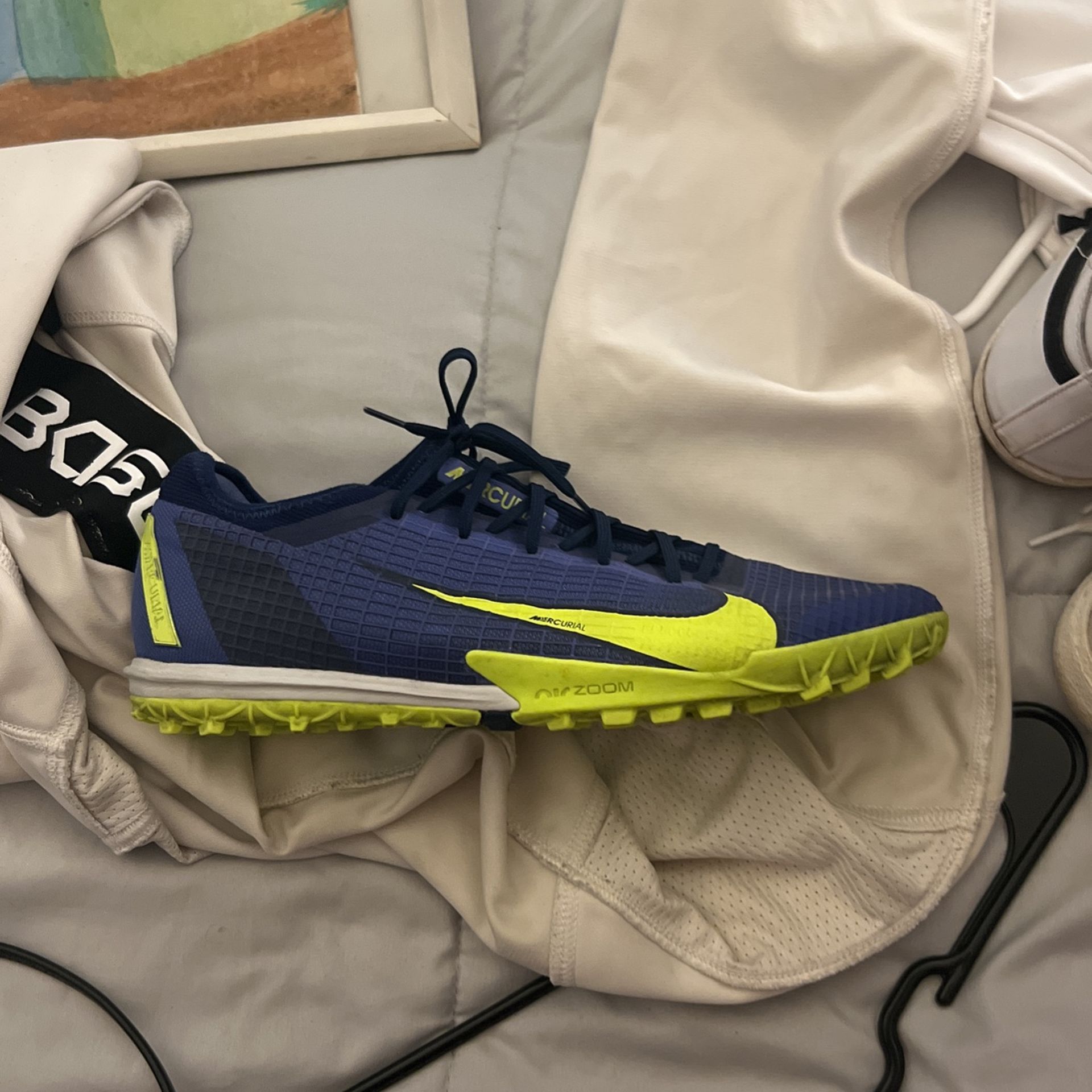 men’s indoor soccer shoes size 11.5