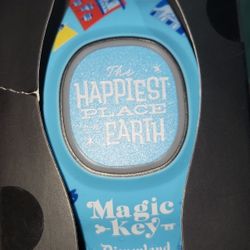 Disney Parks Magic Band Plus Happiest Place on Earth Magic Key Holder Exclusive