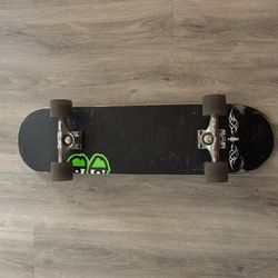 Girl skateboard complete