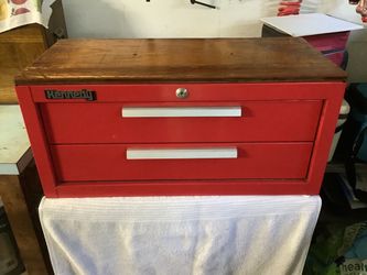 Kennedy 2-Drawer Red Tool Chest