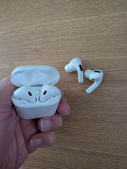 Airpods/buds gen 1 and gen 2 bundle