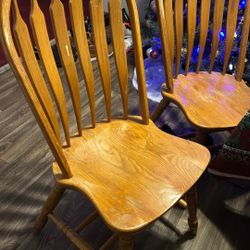 Dining Table /4 Chairs 