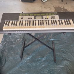 Casio Keyboard w Stand