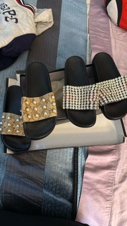 Women’s Gucci Slides 