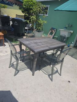 Dining Table & Chairs