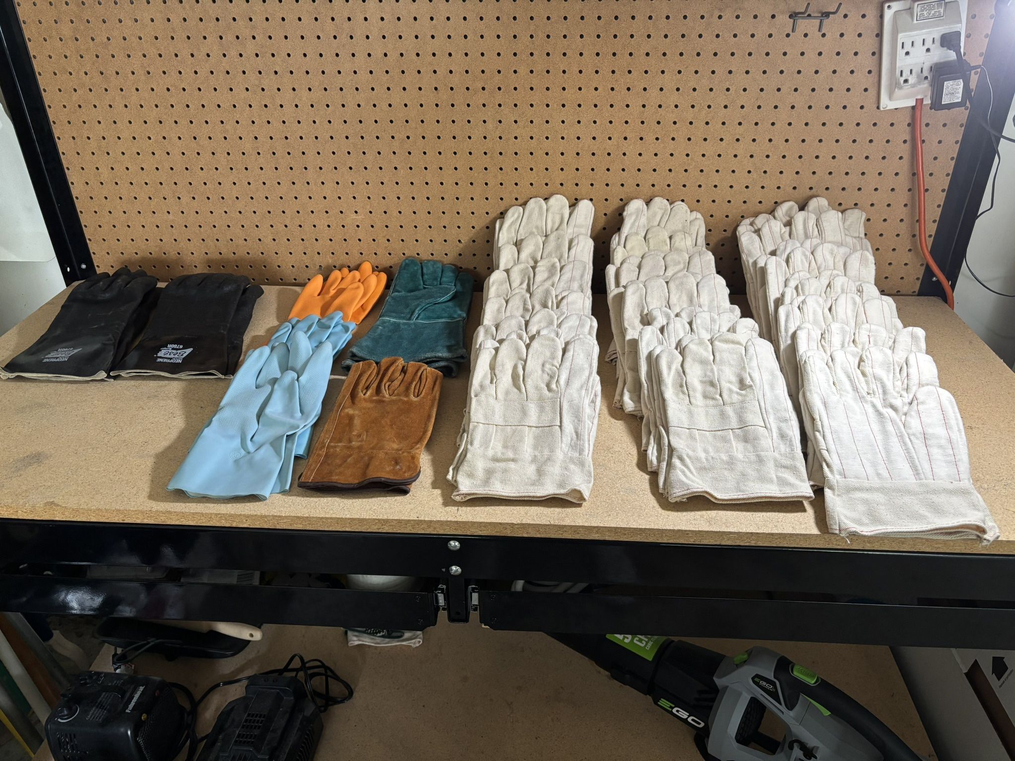 Industrial Gloves, lot of 29 pair, new. Industrial 100% cotton work gloves 22 pair, leather welding heat holding gloves 1 pair, HD leather work glove
