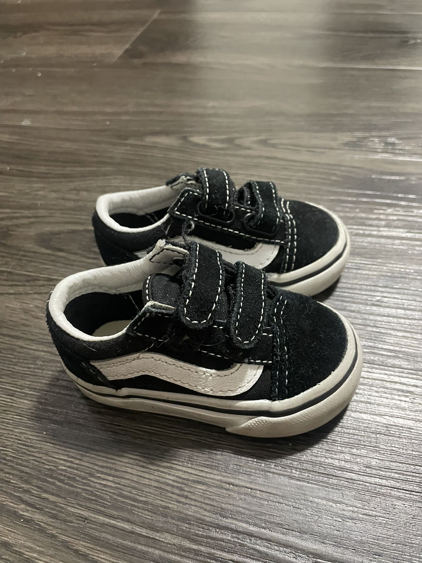 Baby/Toddler Black/White Classic Vans Size 3