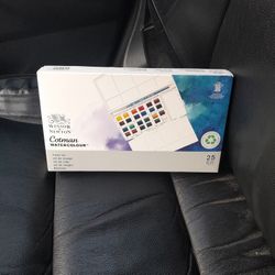 Winsor And Newton 25pc Travel Watercolor Set