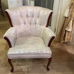 Queen Ann Coach And Chair