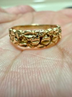 Gold ring 10k authentic